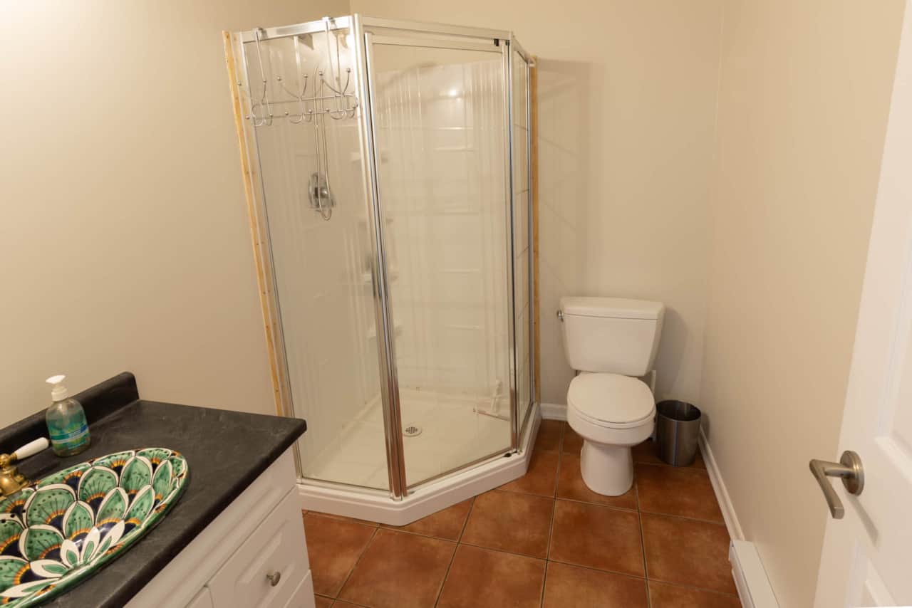Guest Ensuite Bathroom