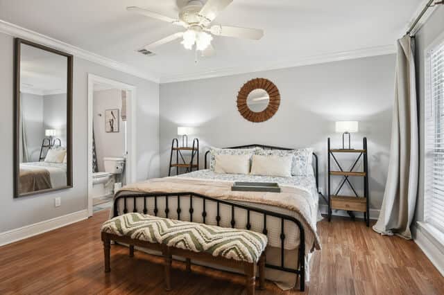 Bedroom 1-King size bed