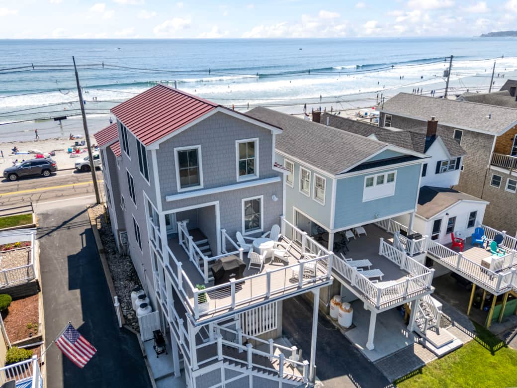 Back exterior facing Long Sands Beach
