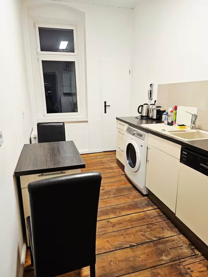 Küche mit Sitzplatz für 2