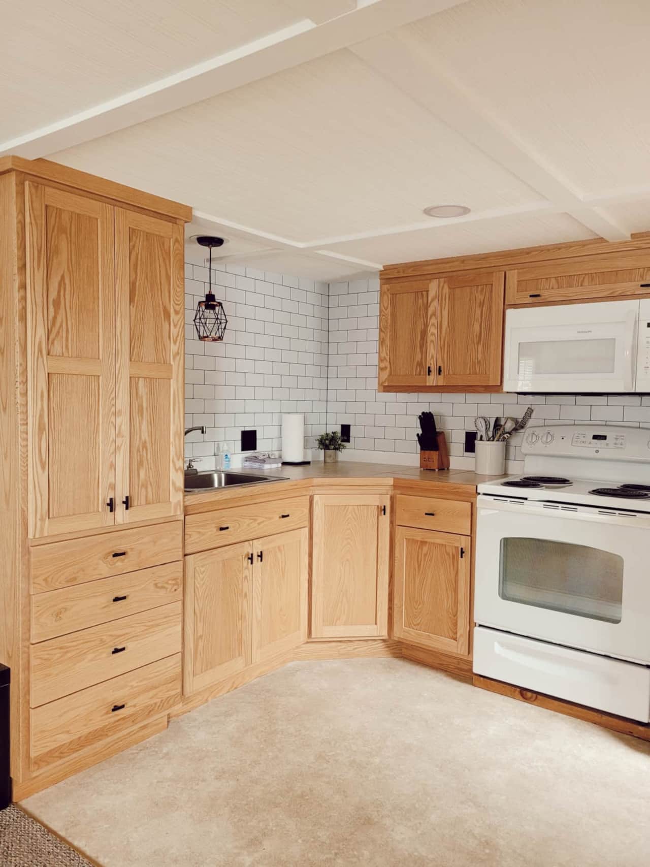 Cabin 2 | Kitchen