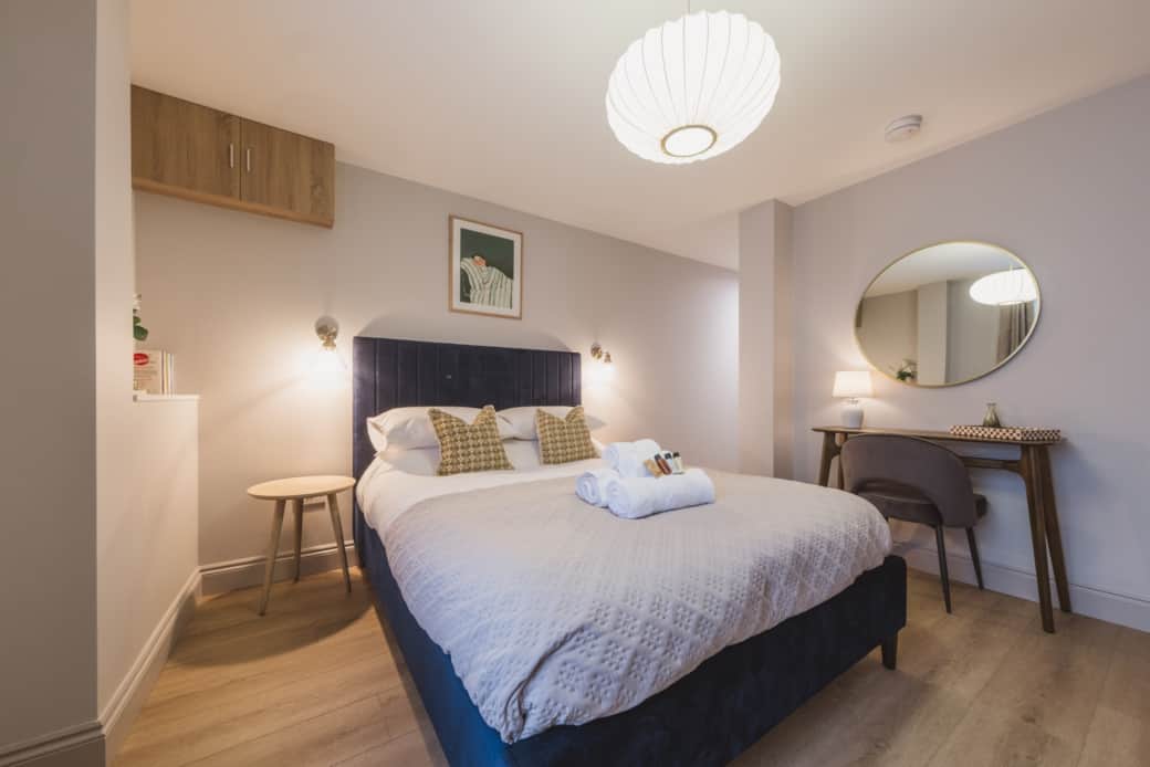 Riverside © Olivier Burnside 2025-4 Riverside © Olivier Burnside 2025-4