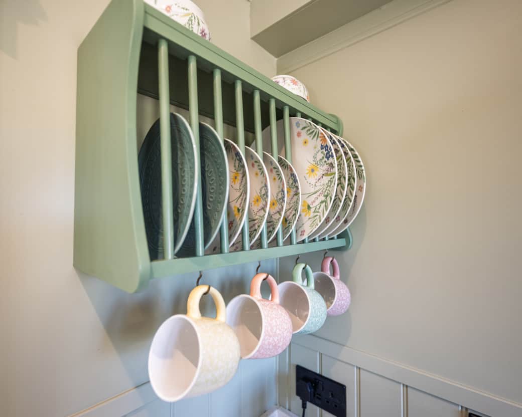 Willow's Nest Shepherds Hut Kitchen