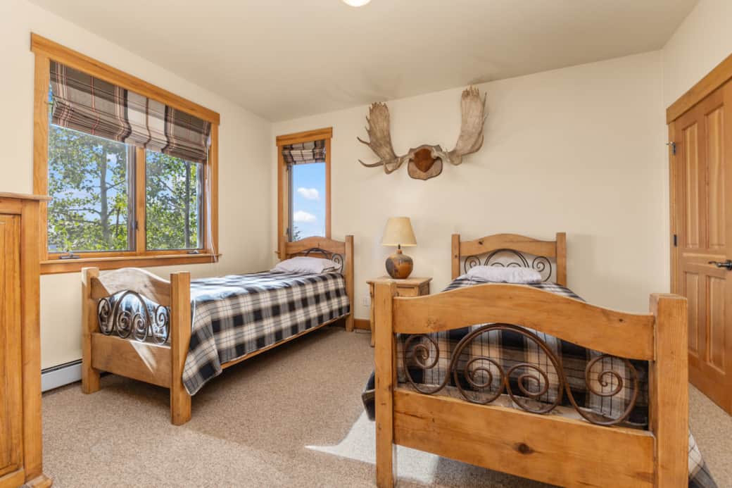 Lodge - Bedroom 2
