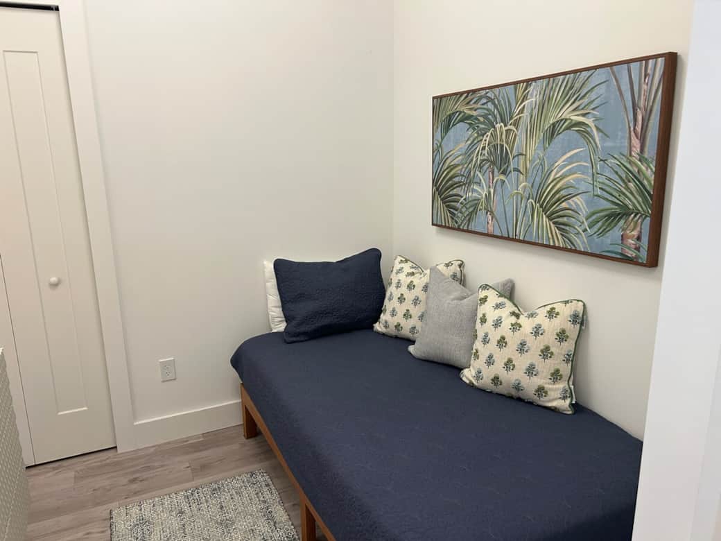 Den or 2nd bedroom