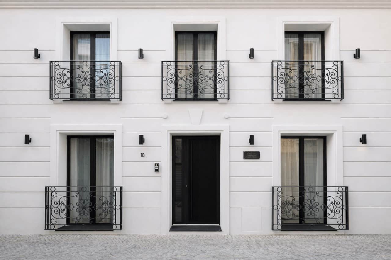 AZULIS Tigellio Suites building facade in Olbia, second exterior angle by RENTAL12