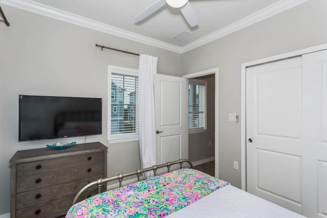 Full Bedroom