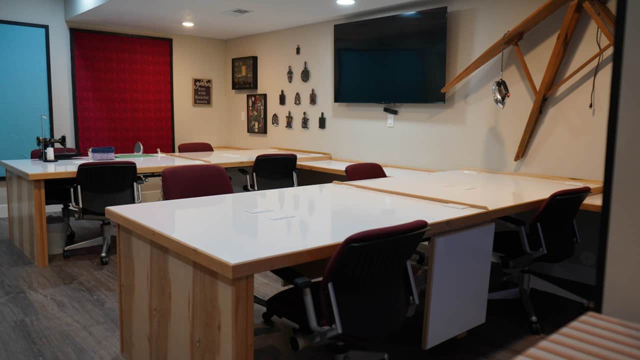 cedar-city-quilt-retreat-quilters-nook-workstations-tv.JPG