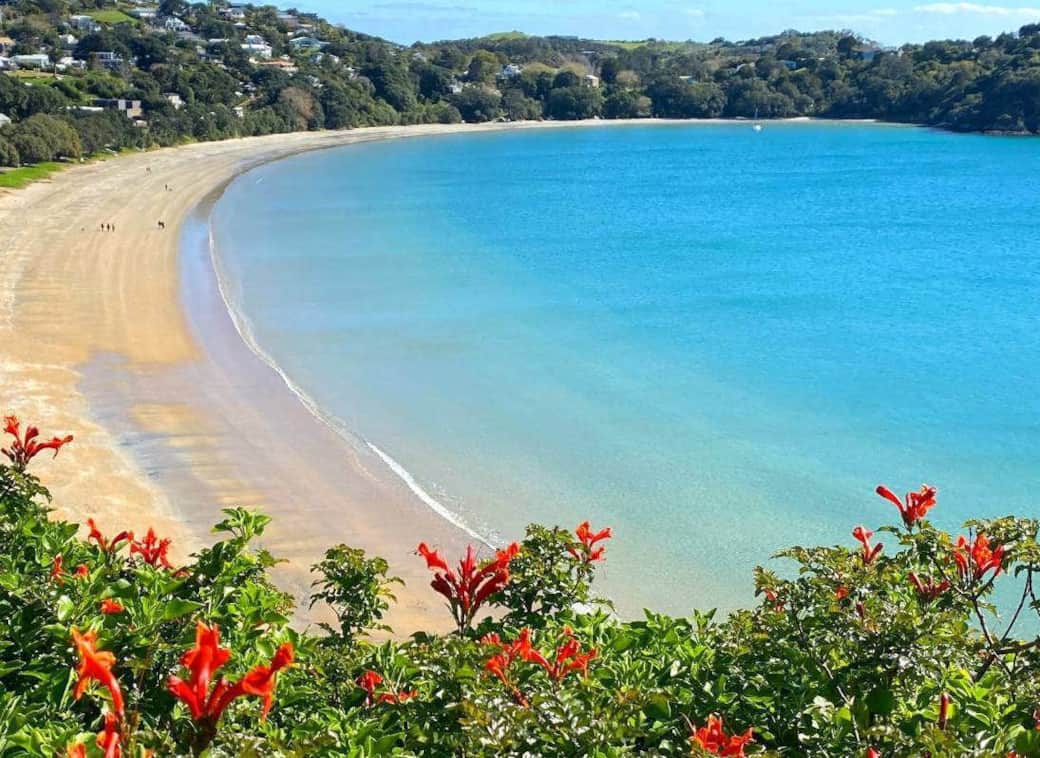 Just minutes to Oneroa beach