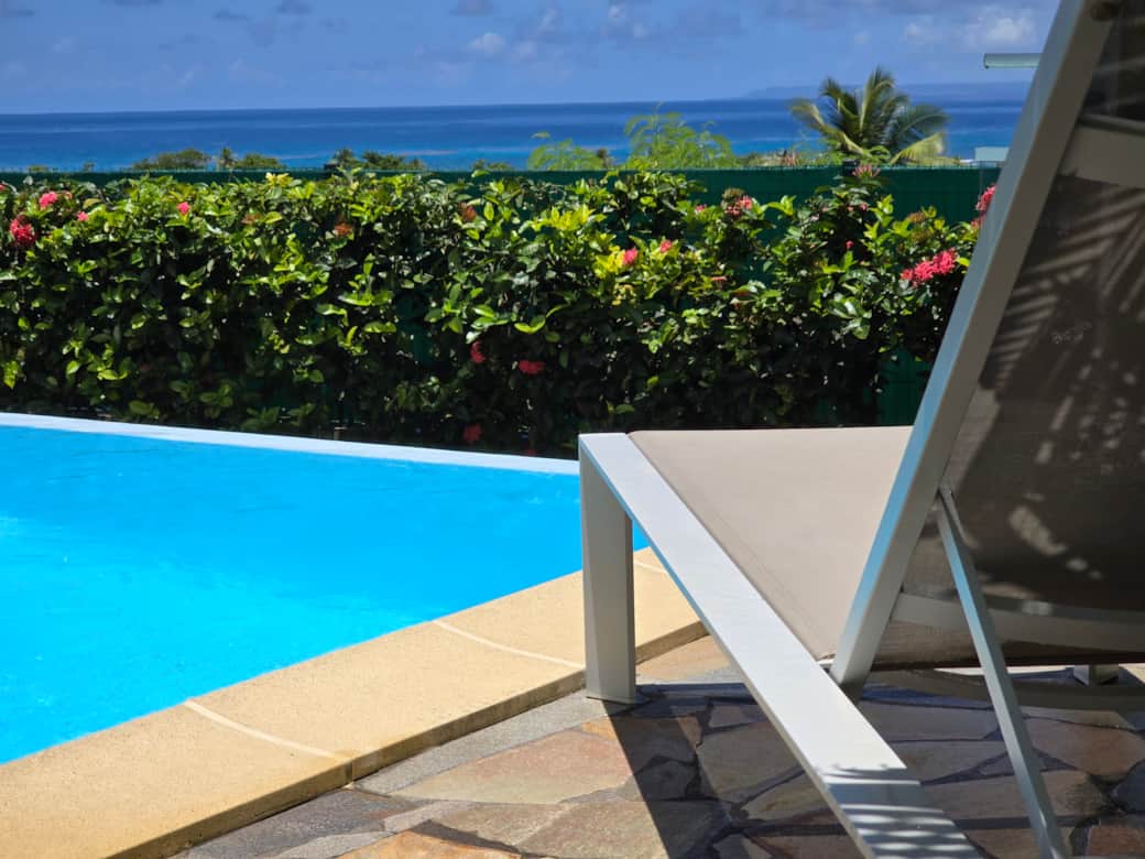 Piscine vue mer