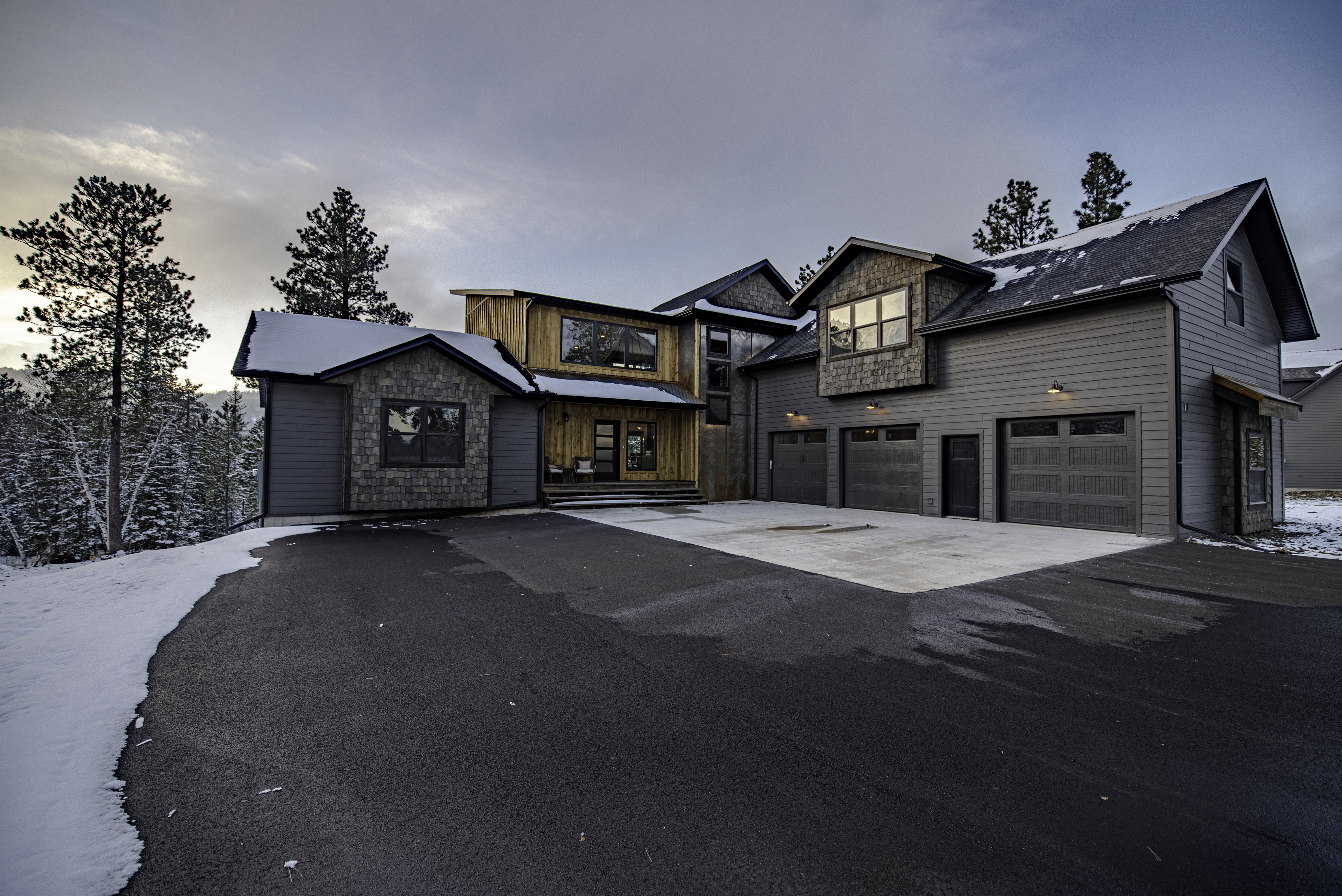 44° North Lodge- Luxury Cabin in Powder House Pass - Vacation Home