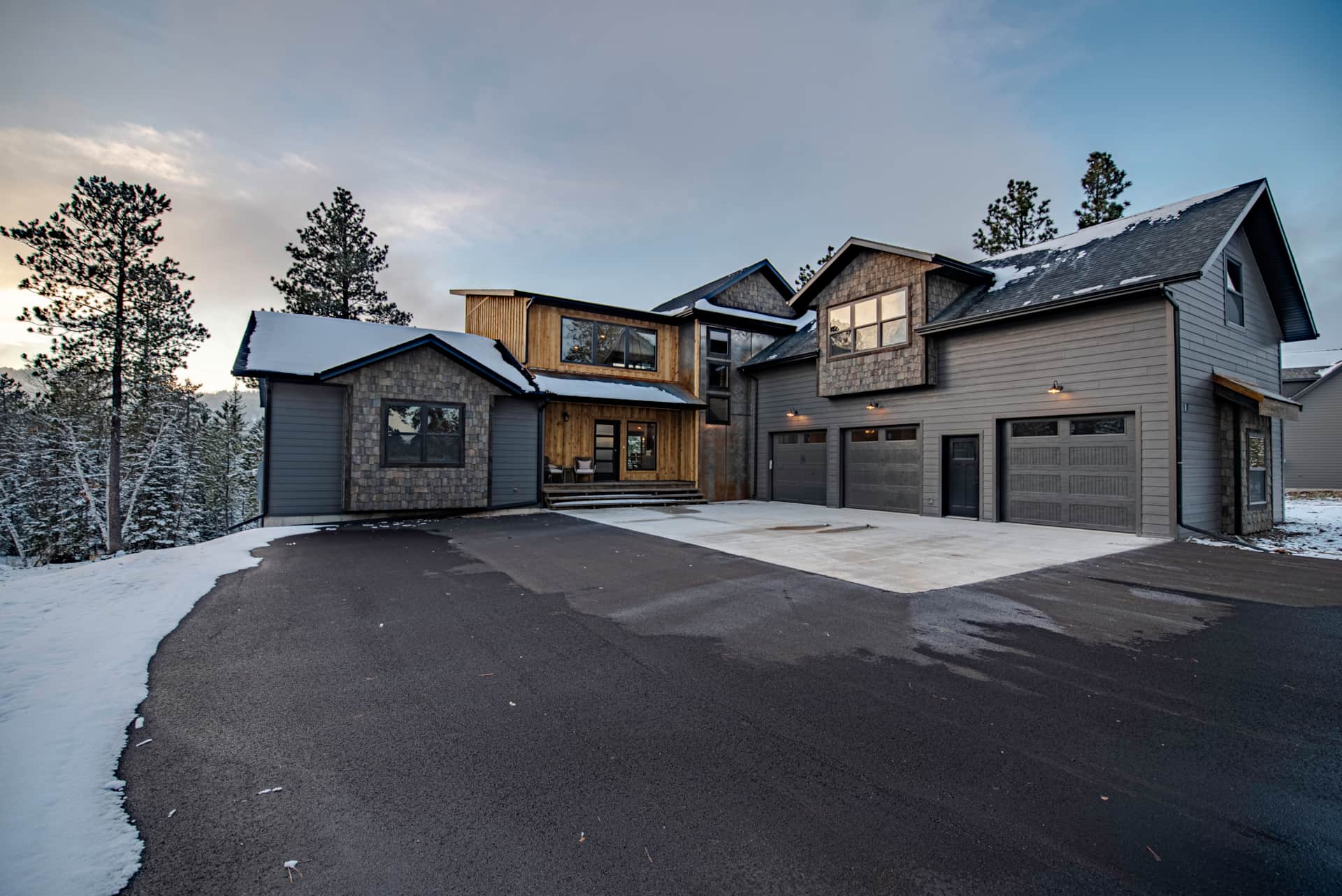 44° North Lodge Luxury Cabin in Powder House Pass Vacation Home in