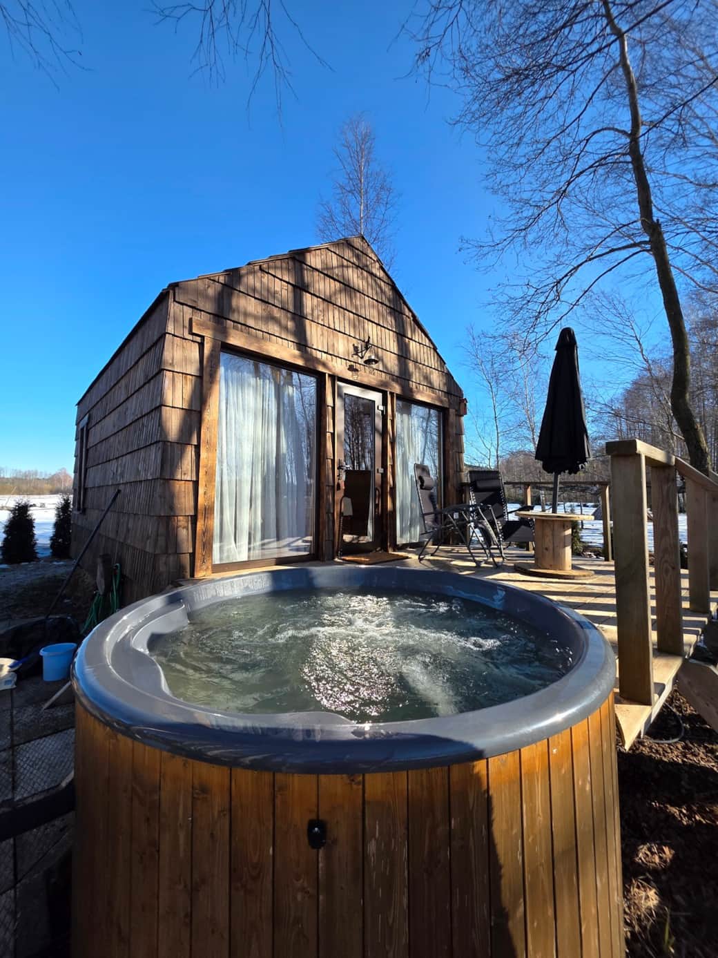 Medaus žemė - namelis