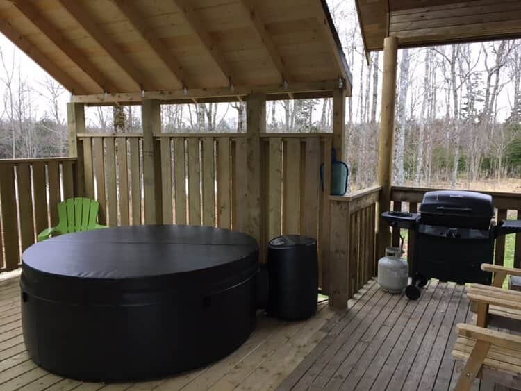 Hot tub and BBQ