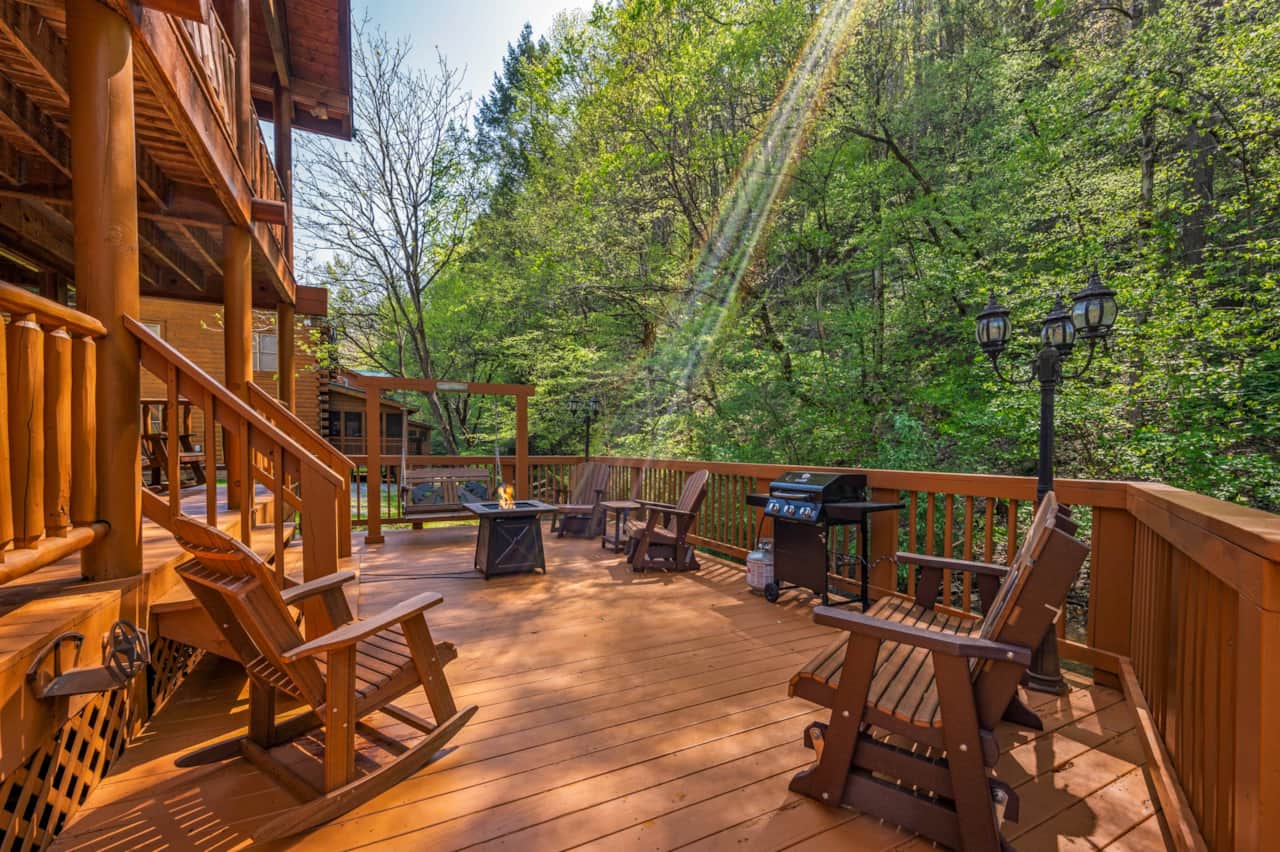Deck Vibes at Creekside