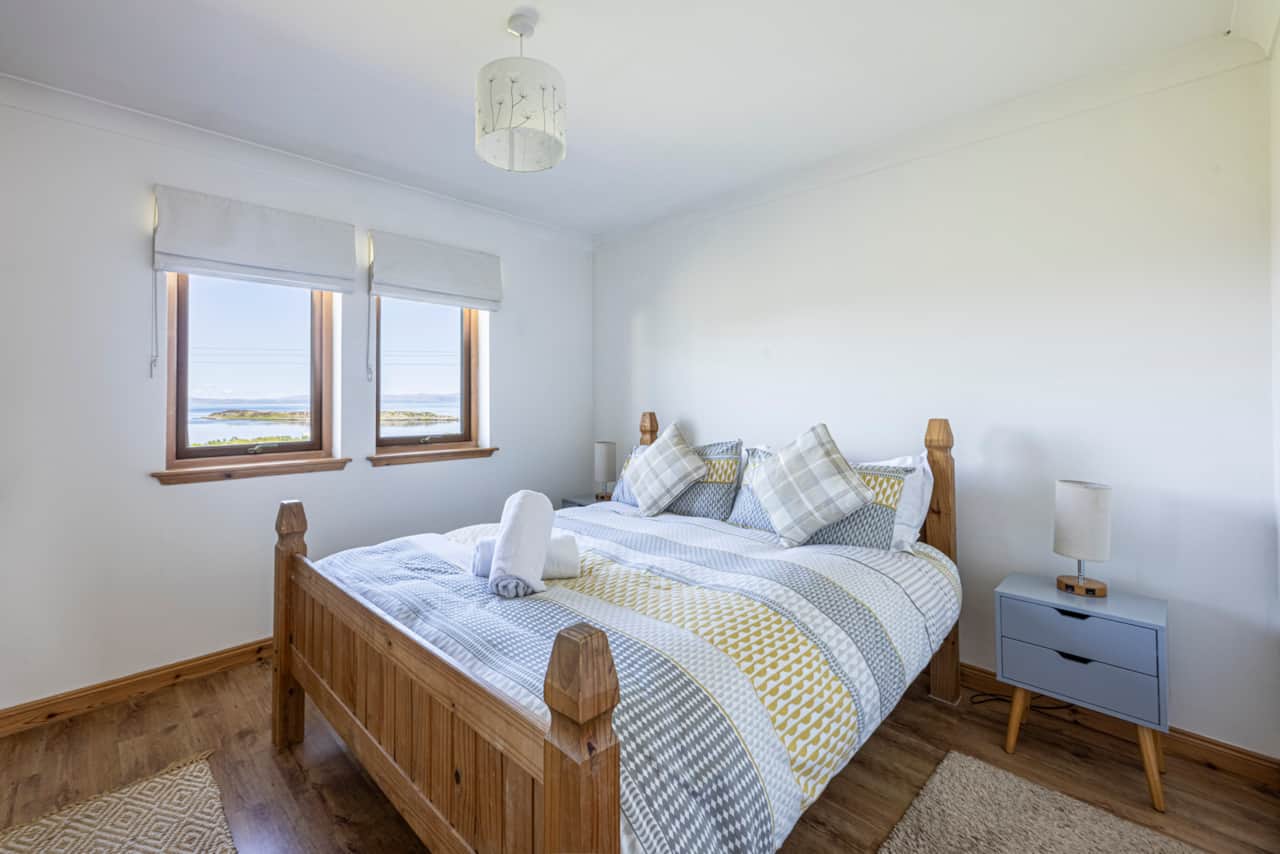 Main bedroom with King-sized Bed