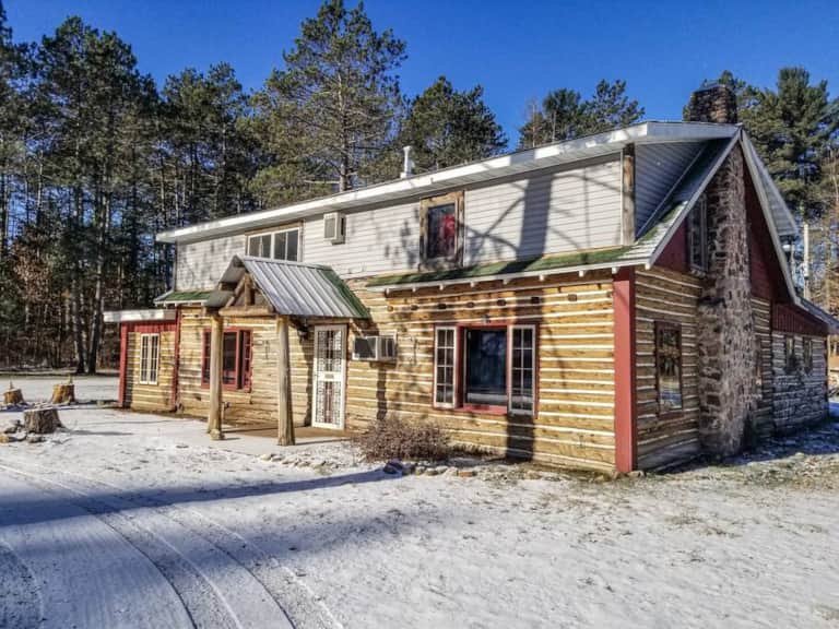 The PineHurst Lodge Lower Clam Lake Vacation Home in Spider Lake