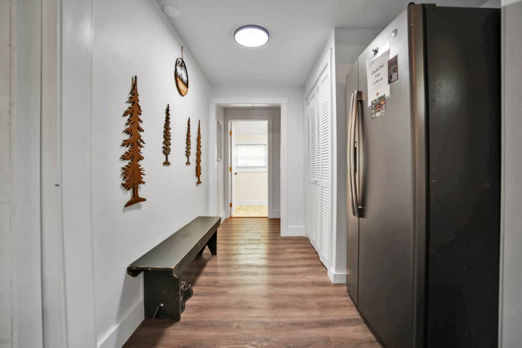 Wifi, SmartTV, Washer/Dryer, linens/towels provided