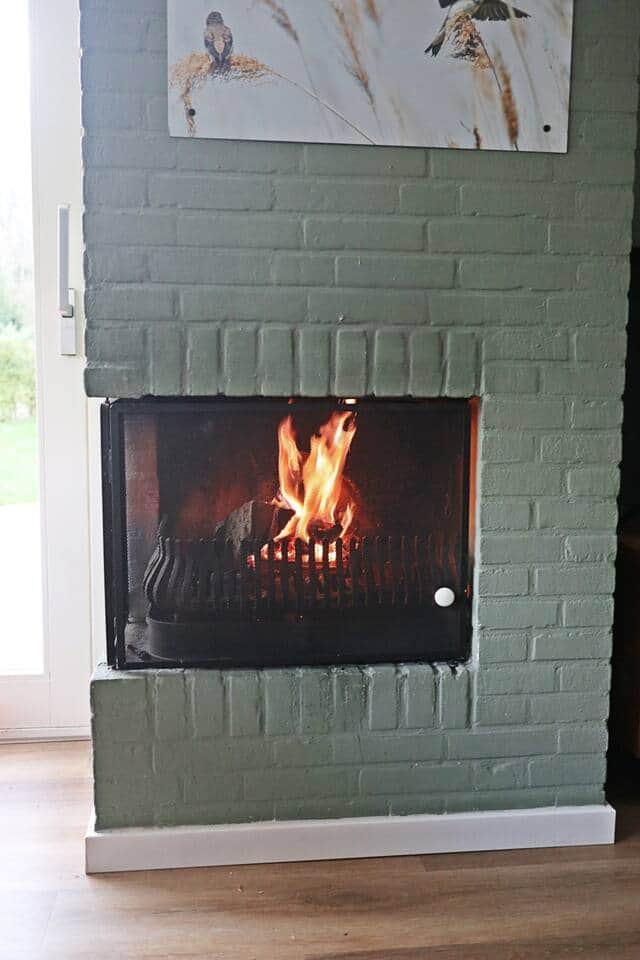 Heerlijk genieten van een vuurtje in de open haard...na een fijne wandeling in de buurt bijvoorbeeld. Heerlijk genieten van een vuurtje in de open haard...na een fijne wandeling in de buurt bijvoorbeeld.