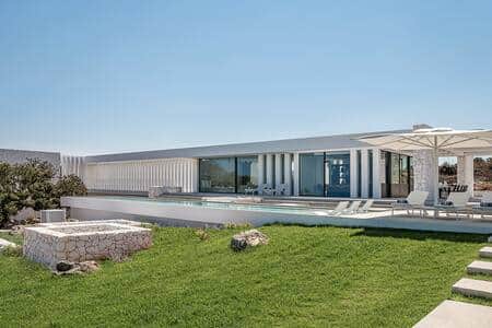 Villa de luxe avec piscine privée, au milieu de la nature et vue mer