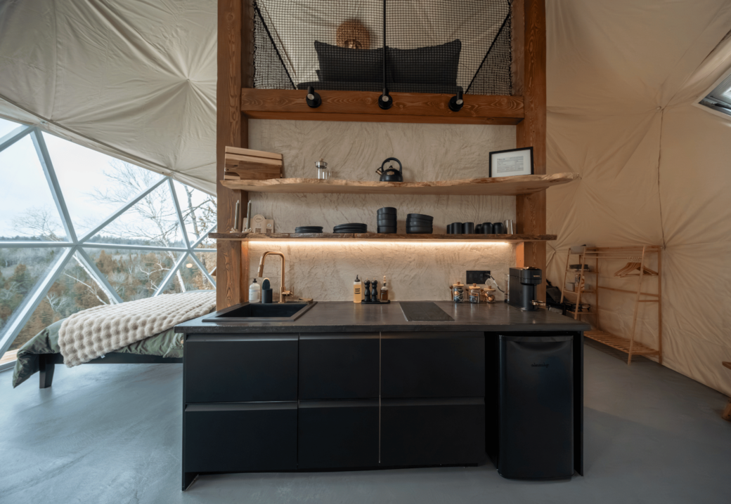 Cuisine avec tous les essentiels