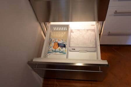 Large freezer with ice maker ideal for group stays
