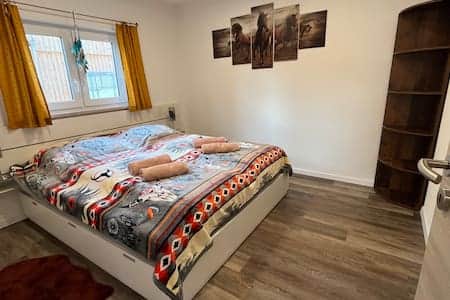 Schlafzimmer 1