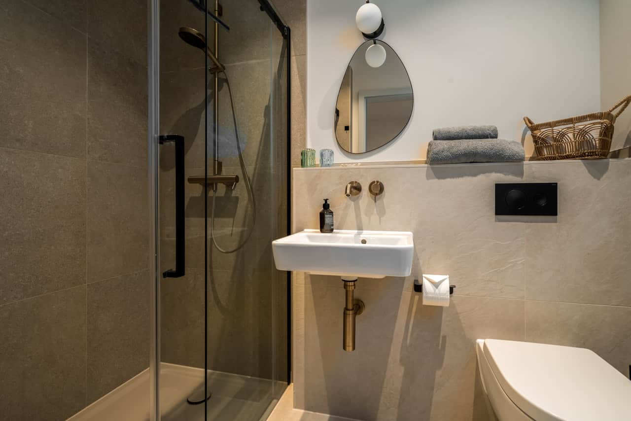 En Suite Badezummer mit Walk-in Shower