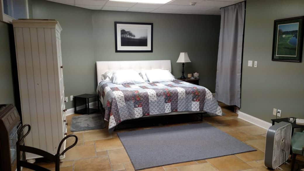 Lower Unit - King bed
