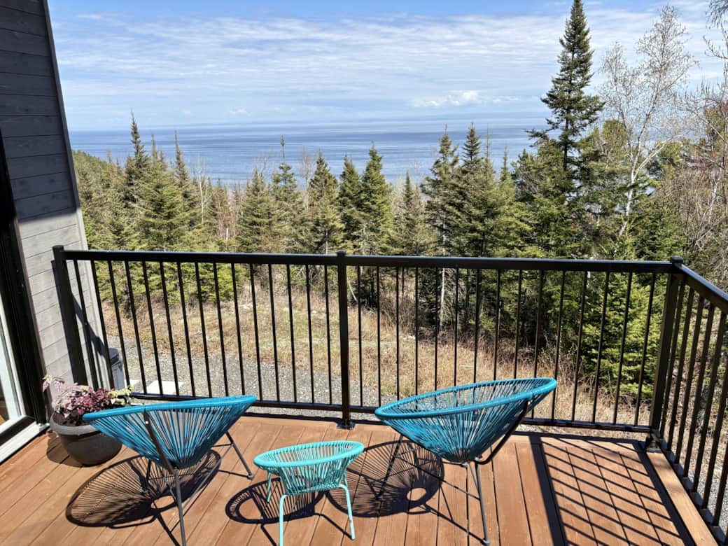 Été, terrasse et vue Été, terrasse et vue