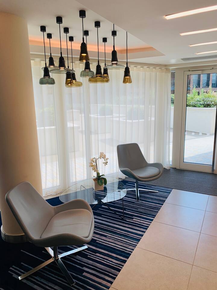 Riverside Penthouse | 2BR | 2BA ensuite | 6Guest photo 6