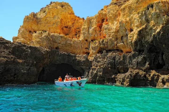 Cueva de Benagil y cuevas marinas