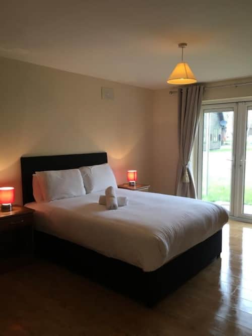 Portumna, Shannon Oaks Holiday Apartment in Portumna