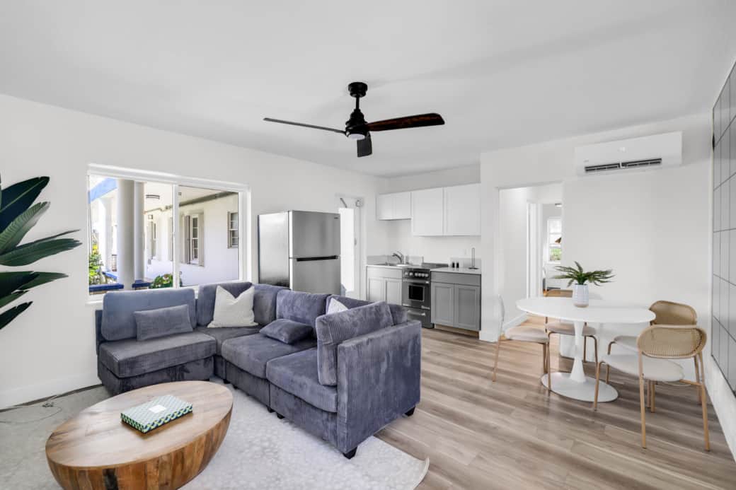 Living room / dining room 