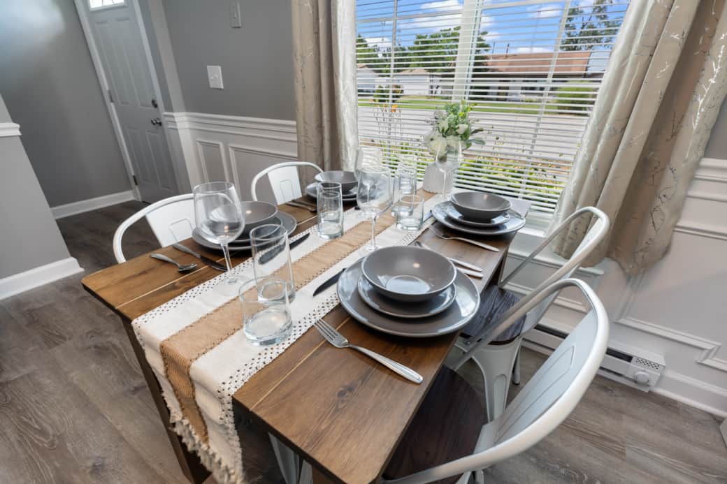 dishware for 4 is provided