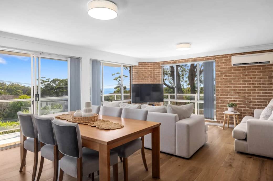 Mollymook Apartments Unit 1- Lounge Room