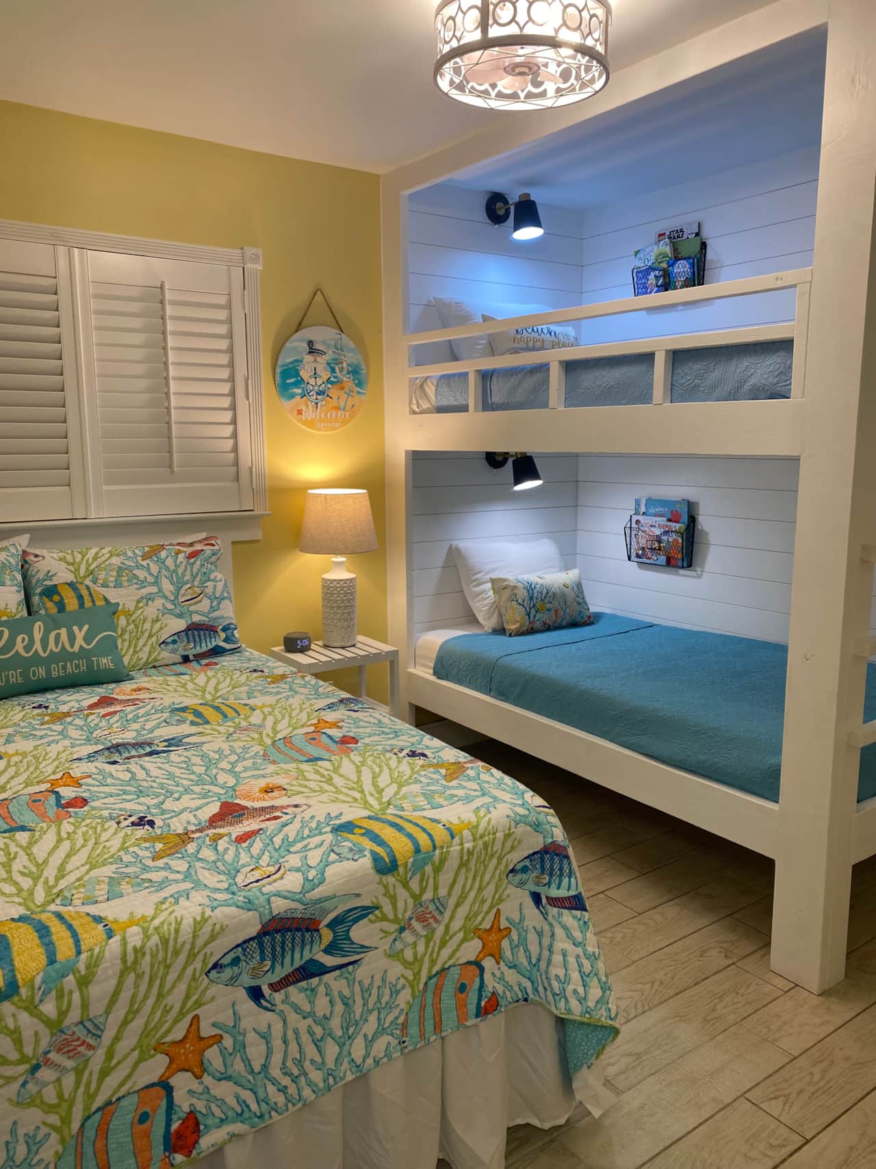Guest Bedroom - 1 Full size bed and Built in Bunks (twin over twin)