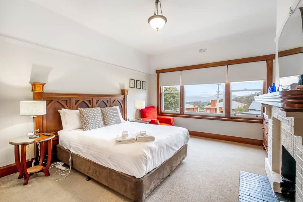 Master Bedroom - bed