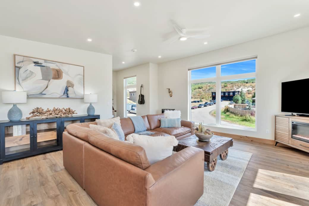 Moutain modern decor Moutain modern decor