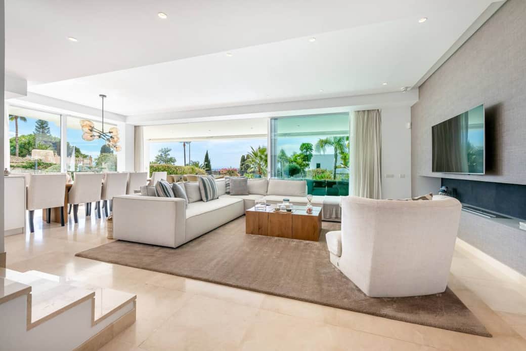 Living room, entrance behind