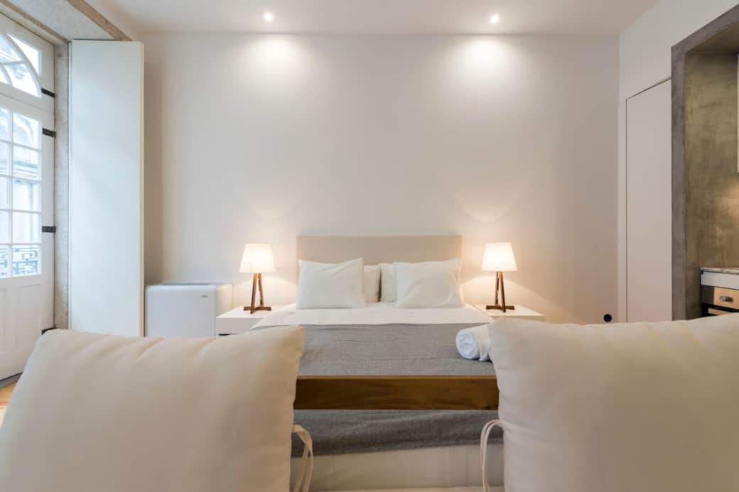 Spacious and cozy main area, perfect for relaxing after exploring Porto. ☕✨ Spacious and cozy main area, perfect for relaxing after exploring Porto. ☕✨
