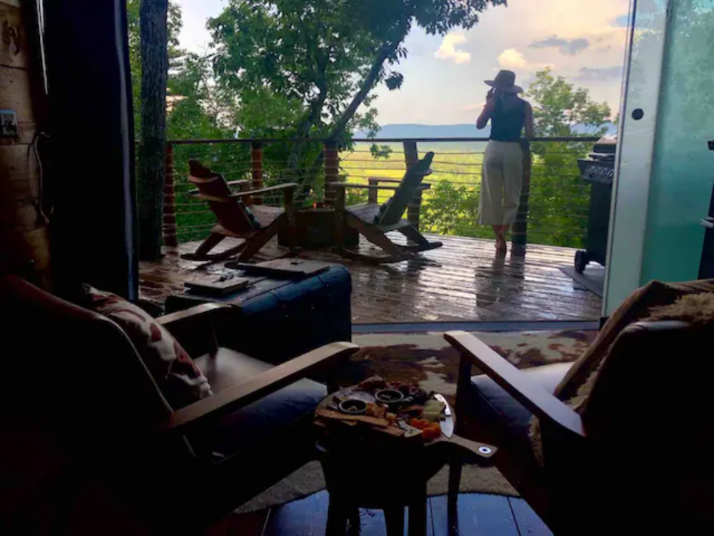 Selah Ridge Luxury Treehouse Resort in Ringgold