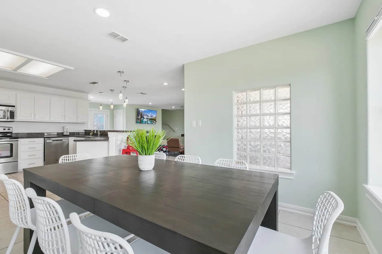Dining area .