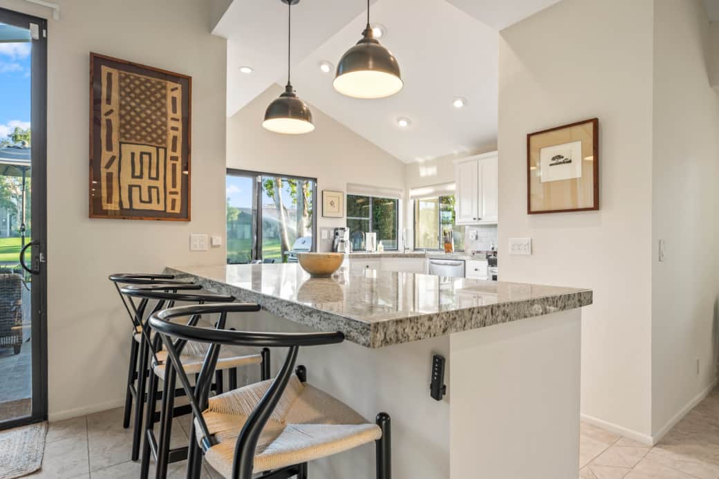 Kitchen counter seating for 3