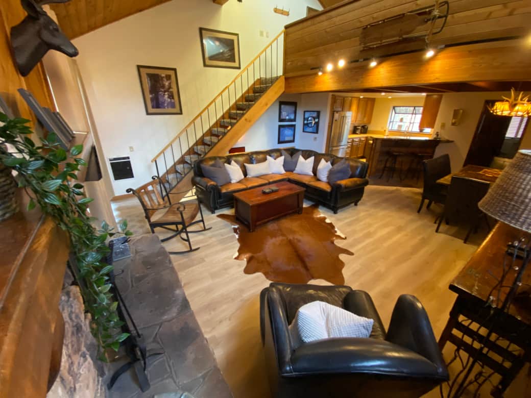 Living room, kitchen, bathroom (2nd floor)
