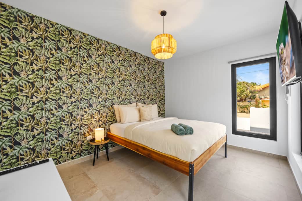 Queen Bedroom 1 Queen Bedroom 1