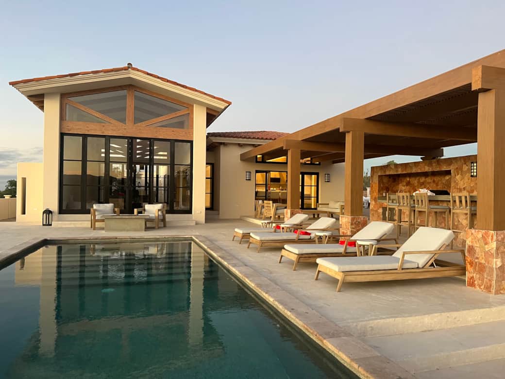 Pool and Lounge area