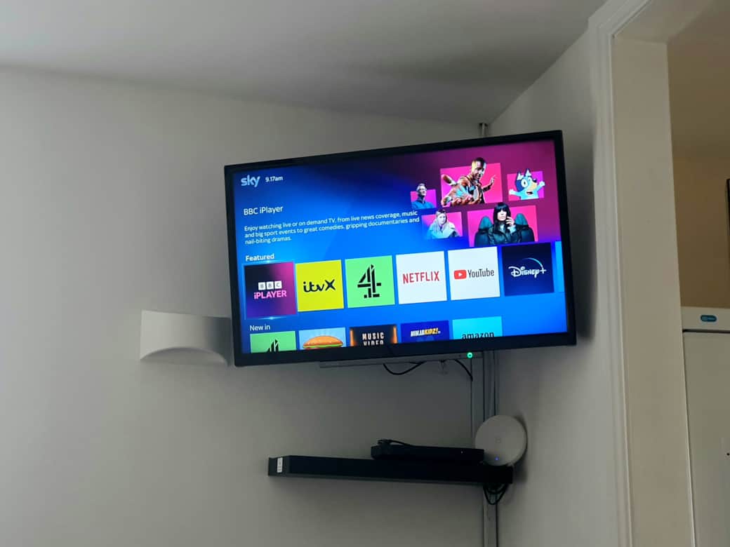 SKY Q Inc Netflix. Disney etc SKY Q Inc Netflix. Disney etc