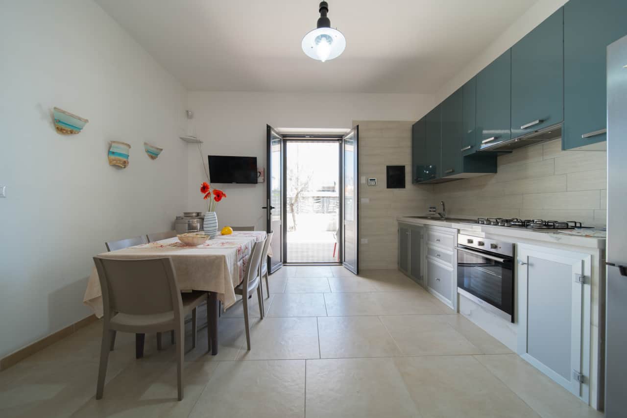 Salotto cucina interno mare vacanza puglia casa campomarino relax sole