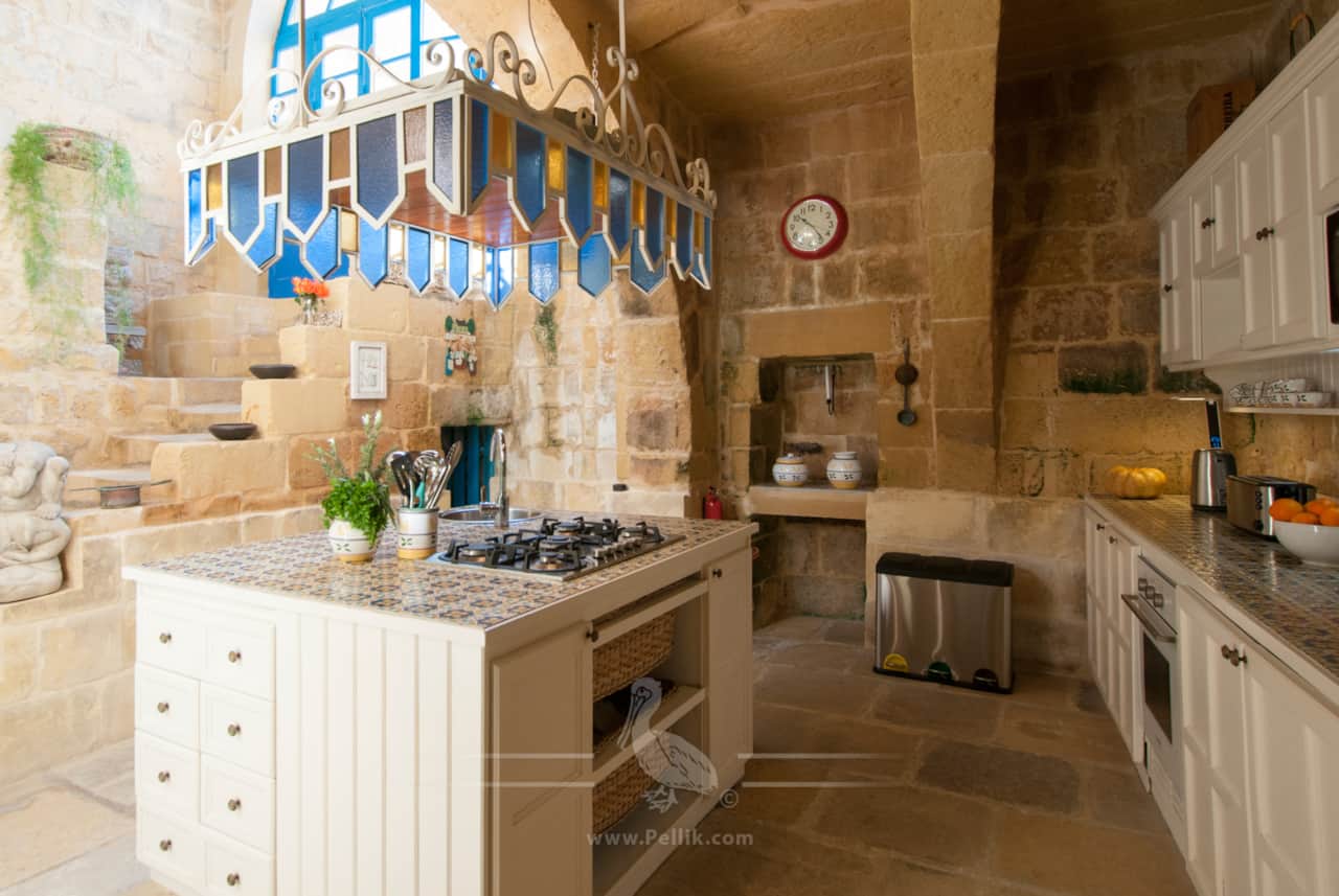 Lovely Gozo house with private pool